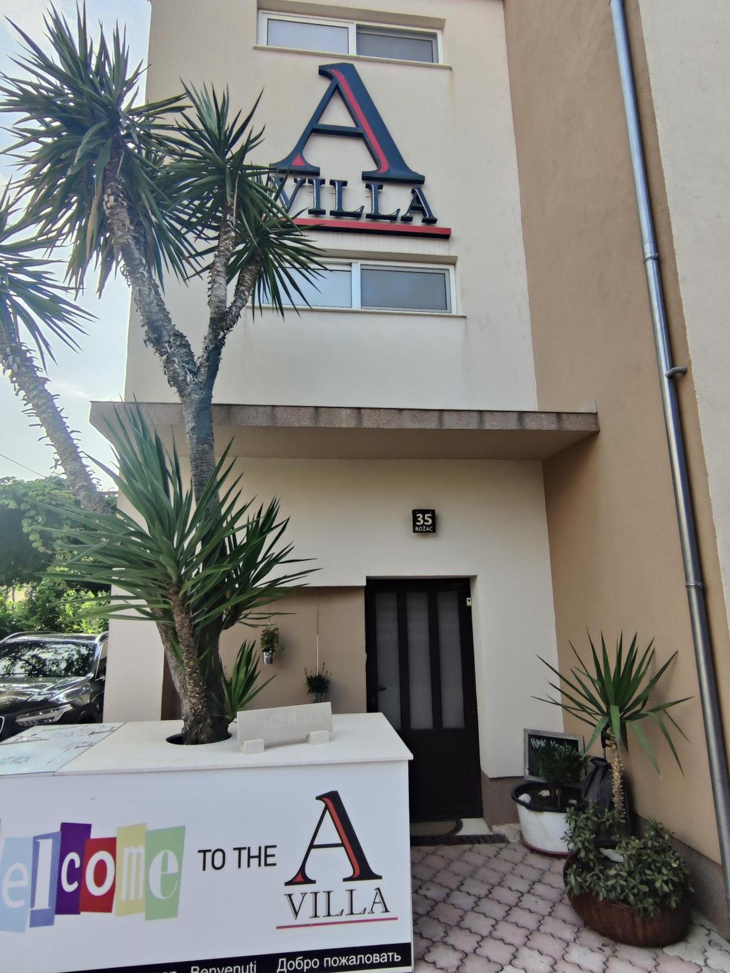 Apartments Villa A - Heating Pool โตรกีร์ ภายนอก รูปภาพ